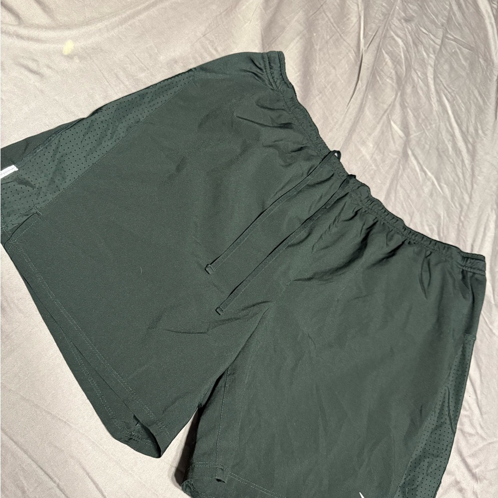 Old Navy Black Athletic Shorts with Relaxed Fit and Lightweight Fabric - Picture 3 of 4